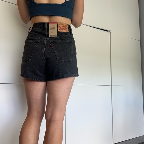 Levi’s women’s shorts - high waisted mom shorts - Picture 7 of 11